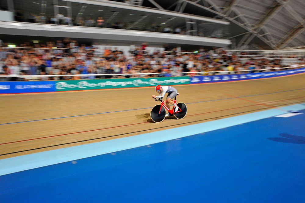 Bridie O'Donnell on her way to setting a new Hour Record in Adelaide