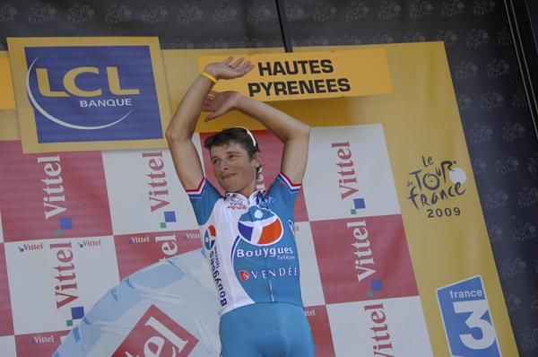 Pierrick Fedrigo (Bbox Bouygues Telecom) greets the crowd after winning in Tarbes.