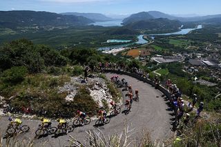 Tour Auvergne-Rhône-Alpes stage 7 LIVE - Paul Seixas returns to peloton after a crash, ready for GC fight on the final climbs