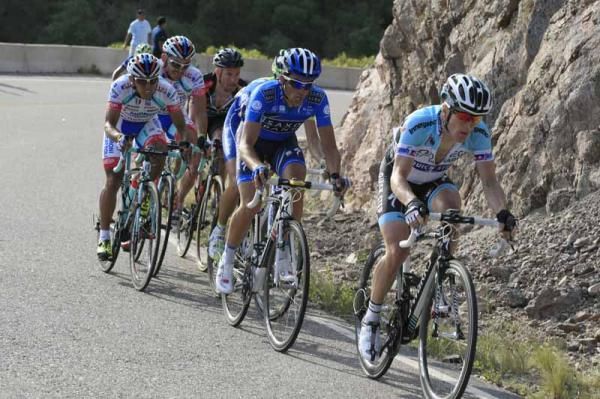 Levi Leipheimer (Omega Pharma-QuickStep) leads the first group on the final climb