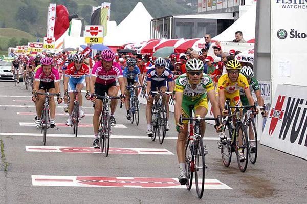 Moos leads the Gil group to the finish