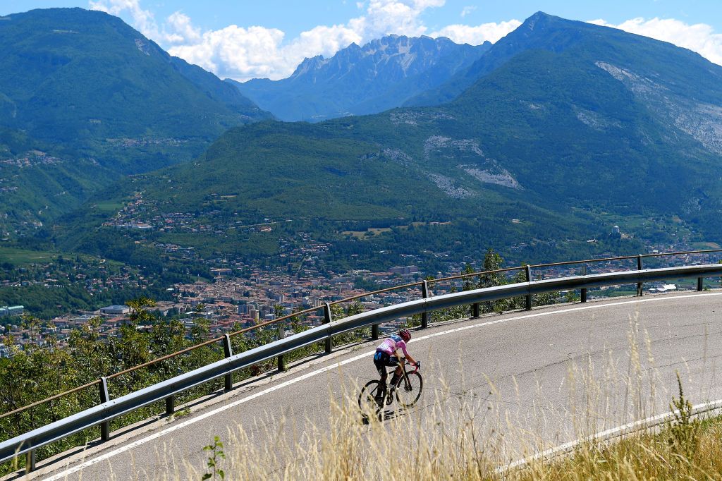 ALDENO ITALY JULY 08 Annemiek Van Vleuten of Netherlands and Movistar Team Pink Leader Jersey competes in the breakaway during the 33rd Giro dItalia Donne 2022 Stage 8 a 1047km stage from Rovereto to Aldeno GiroDonne UCIWWT on July 08 2022 in Aldeno Italy Photo by Dario BelingheriGetty Images