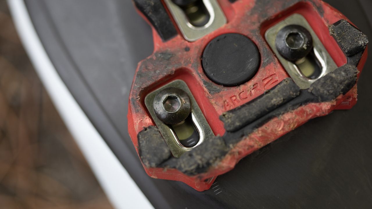 Specialized cleat mounting