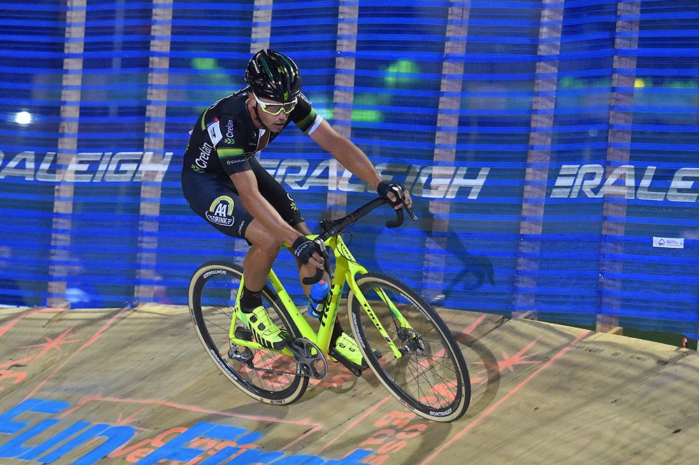 There was no missing Sven Nys in the dark with his bright yellow Trek