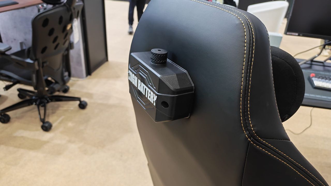 The fixing mechanism of the headrest on MarsRhino's gaming chair