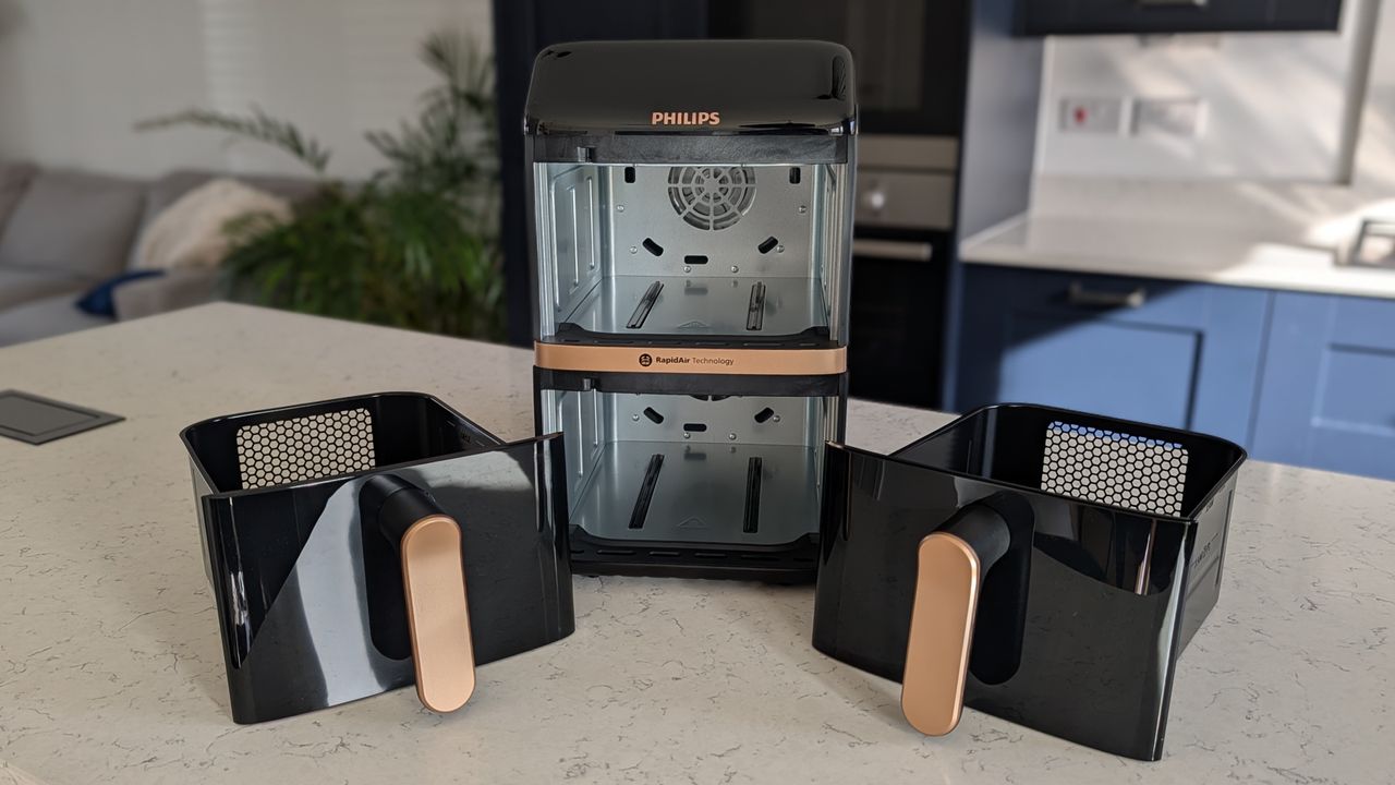 Philips 4000 Series Airfryer with both baskets removed