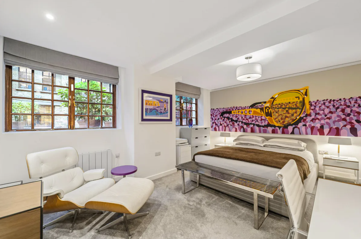 Mandeville Courtyard, London SW11