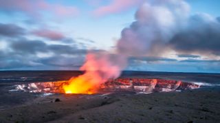 Hawaii&#039;s Kilauea Caldera at twilight