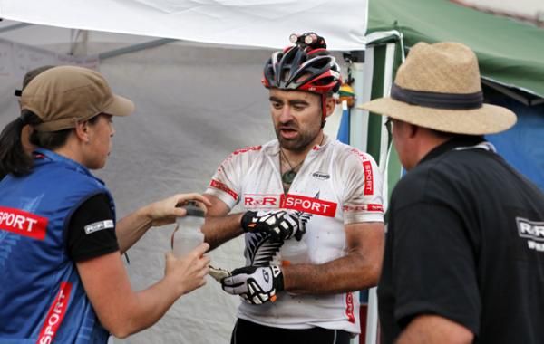 New Zealand's Tony Hogg, eighth Elite Men, in a pit stop.