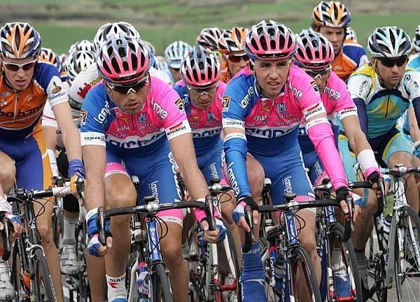 Daniele Righi (Lampre) and his team-mates after failing to make the day-long break.