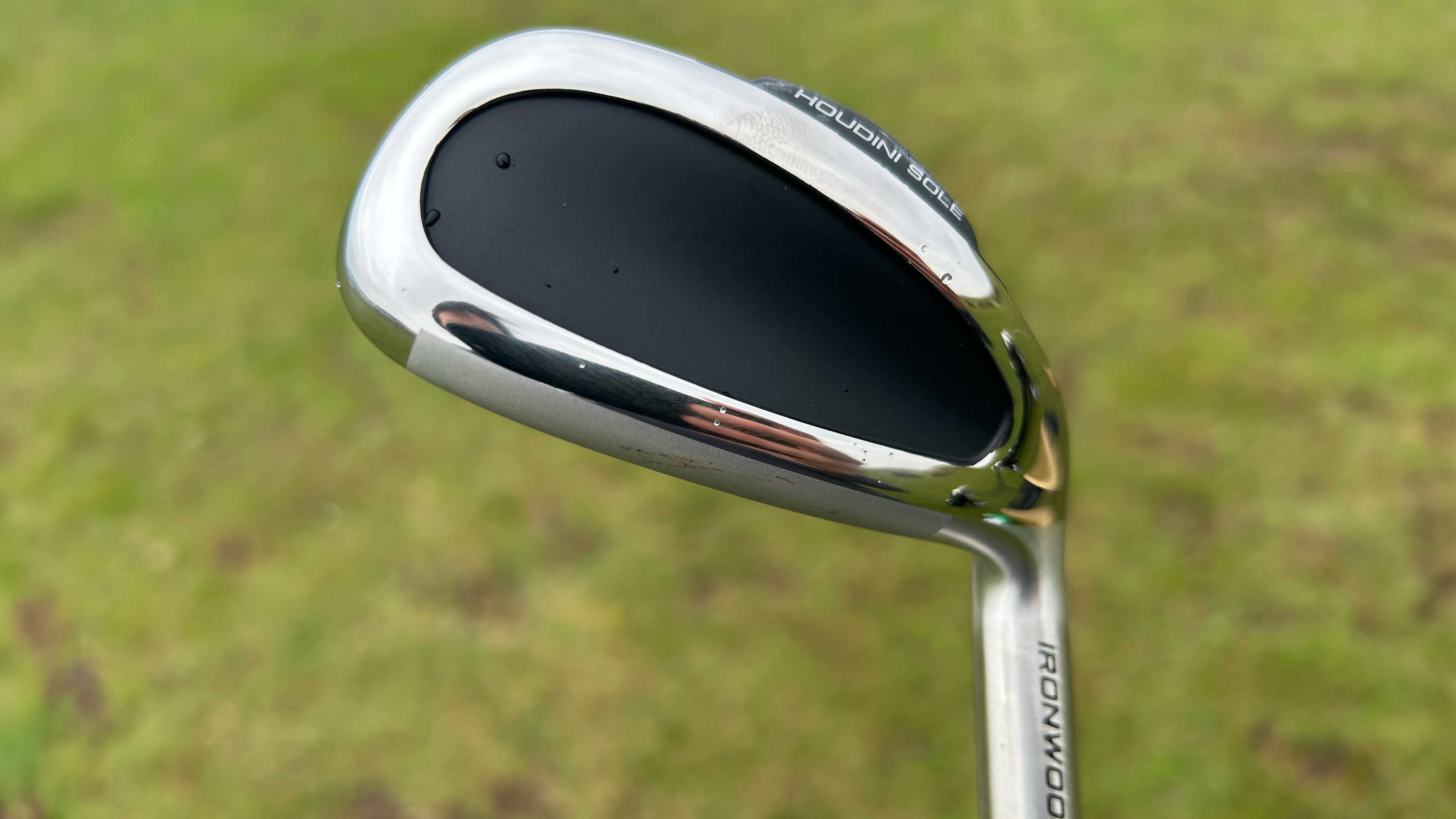 Photo of the Tour Edge Hot Launch X525 Ironwoods