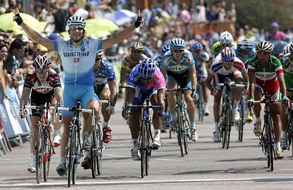 Forster wins the sprint ahead of Stuart O'Grady (Team CSC), Danilo Napolitano (Lampre-Fondital), Thor Hushovd (Credit Agricole) and Paolo Bettini (Quick Step-Innergetic)