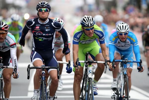 Roberto Ferrari (De Rosa Stac Plastic) zooms to victory