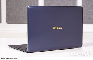 Asus ZenBook 3 UX390UA Design