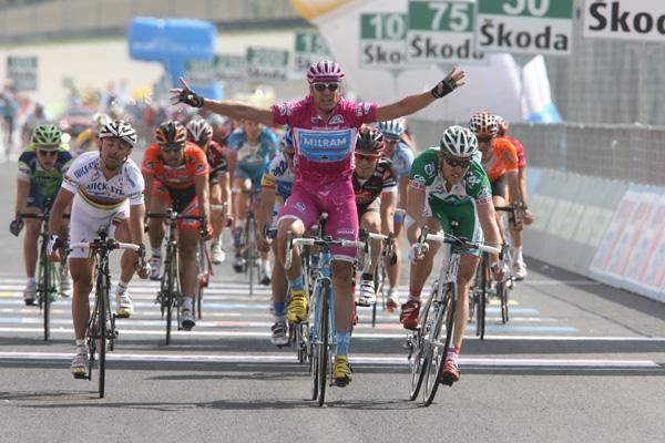 Alessandro Petacchi (Milram) with win number 2.