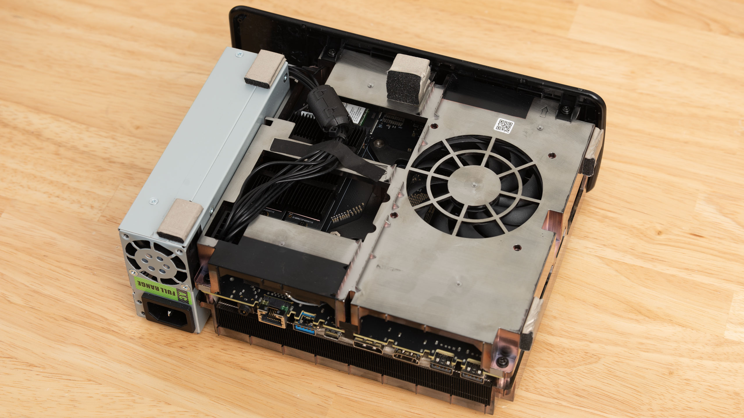 Corsair AI Workstation 300