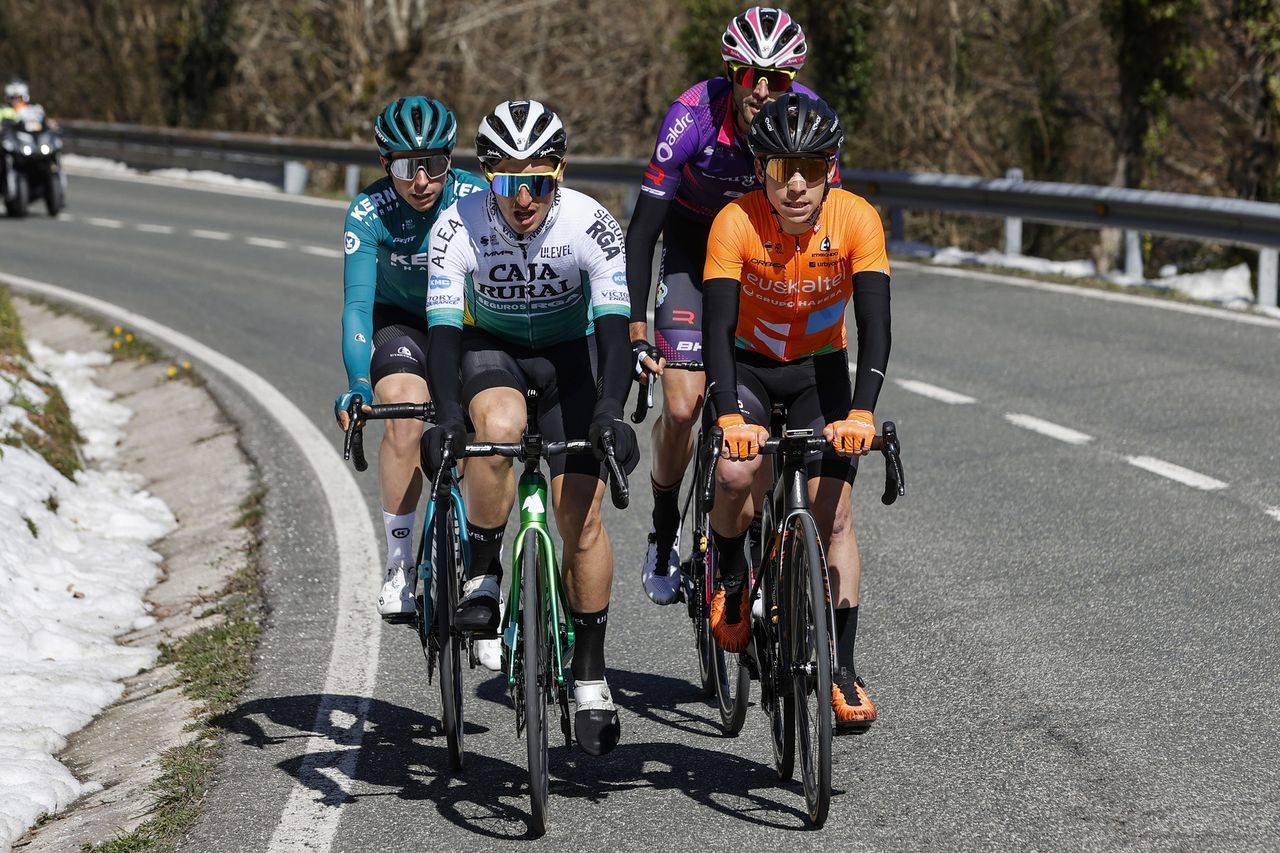 Itzulia Basque Country 2022 - 61st Edition - 2nd stage Leitza - Viana 207,6 km - 05/04/2022 - Julen Amezqueta (ESP - Caja Rural - Seguros RGA) - Ibai Azurmendi (ESP - Euskaltel - Euskadi) - photo Luis Angel Gomez/SprintCyclingAgency&Acirc;&copy;2022