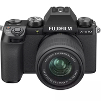 Fujifilm X-S10 with 15-45mm lens: £1,035