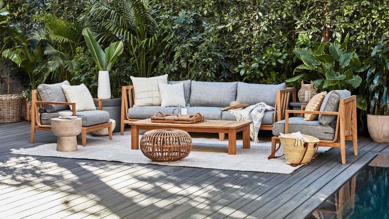 Acacia Wood Outdoor Furniture (Pros and Cons) - Designing Idea