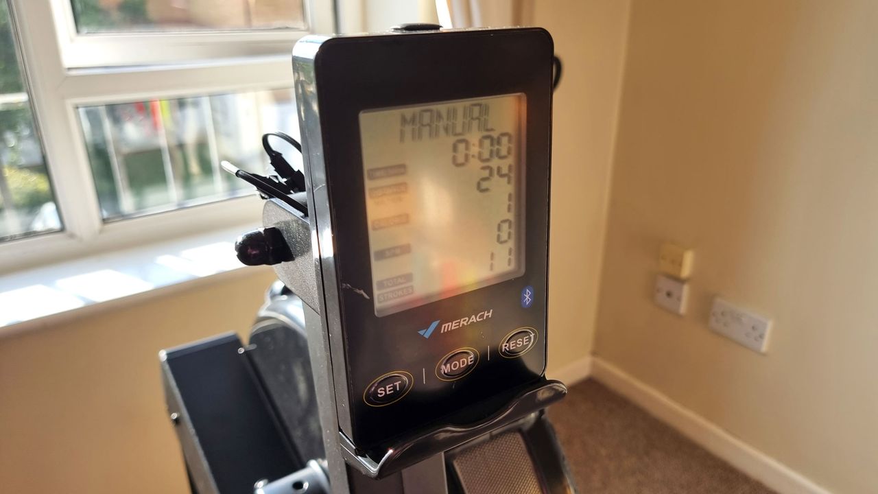 The screen of the NovaRow R50.