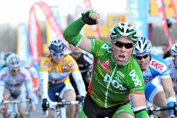Niko Eeckhout (An Post - Sean Kelly Team) wins the stage.