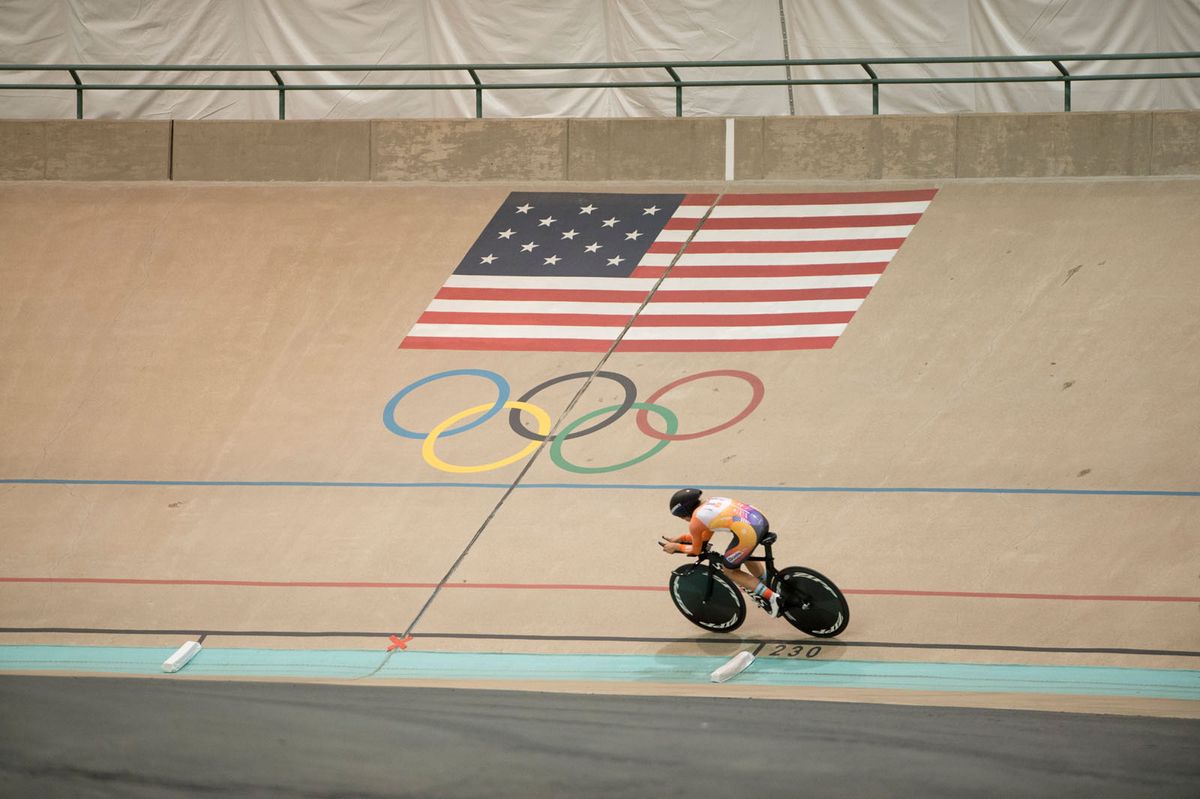 Evelyn Stevens in action during her Hour Record ride