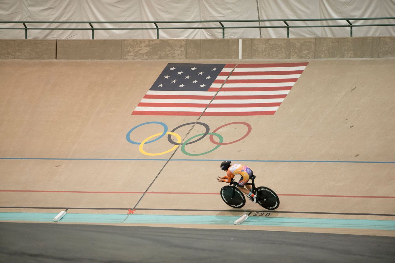 Evelyn Stevens in action during her Hour Record ride
