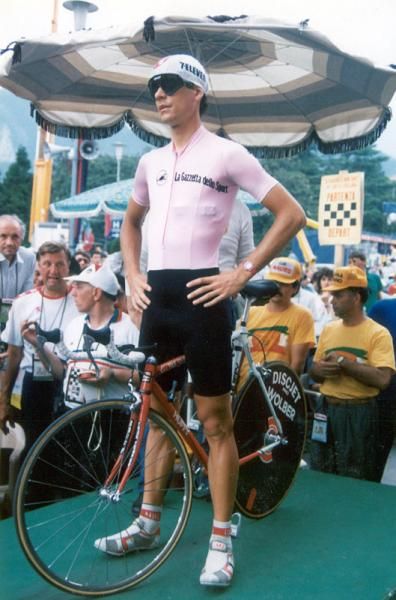 Andy Hampsten concentrates prior to starting the final stage of the 1988 Giro d'Italia.
