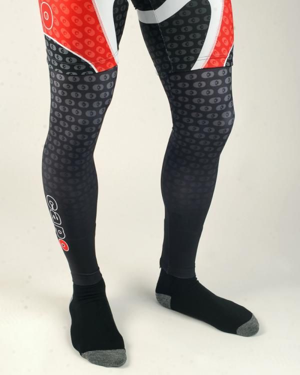 The Capo Atlas Leg Warmers are fairly basic Super Roubaix bits with warm, fuzzy interiors but also an excellent fit and a pattern that matches perfectly with the corresponding shorts.