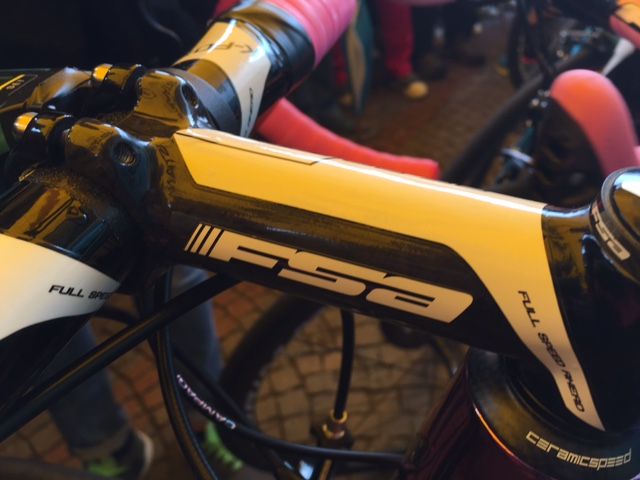 Most riders nowadays go for pink bar tape when leading the Giro