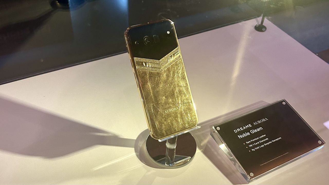 Dreame Noble Gleam on display