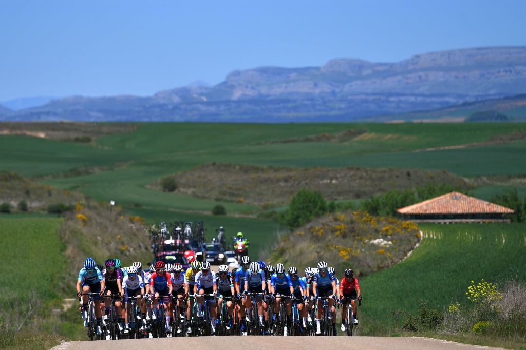 SARGENTES DE LA LORA SPAIN MAY 20 The peloton during the 6th Vuelta a Burgos Feminas 2021 Stage 1 a 100km stage from Villadiego to Sargentes de la Lora 1013m Landscape VueltaBurgos BurgosFem UCIWWT on May 20 2021 in Sargentes de la Lora Spain Photo by Luc ClaessenGetty Images