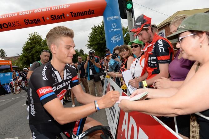 Marcel Kittel (Giant-Alpecin) signs autographs for the fans
