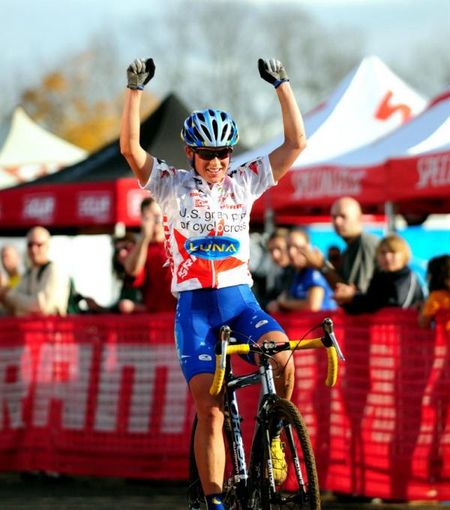 Katerina Nash (Luna Pro Team) sweeps the weekend and retains the Grand Prix leader's jersey.