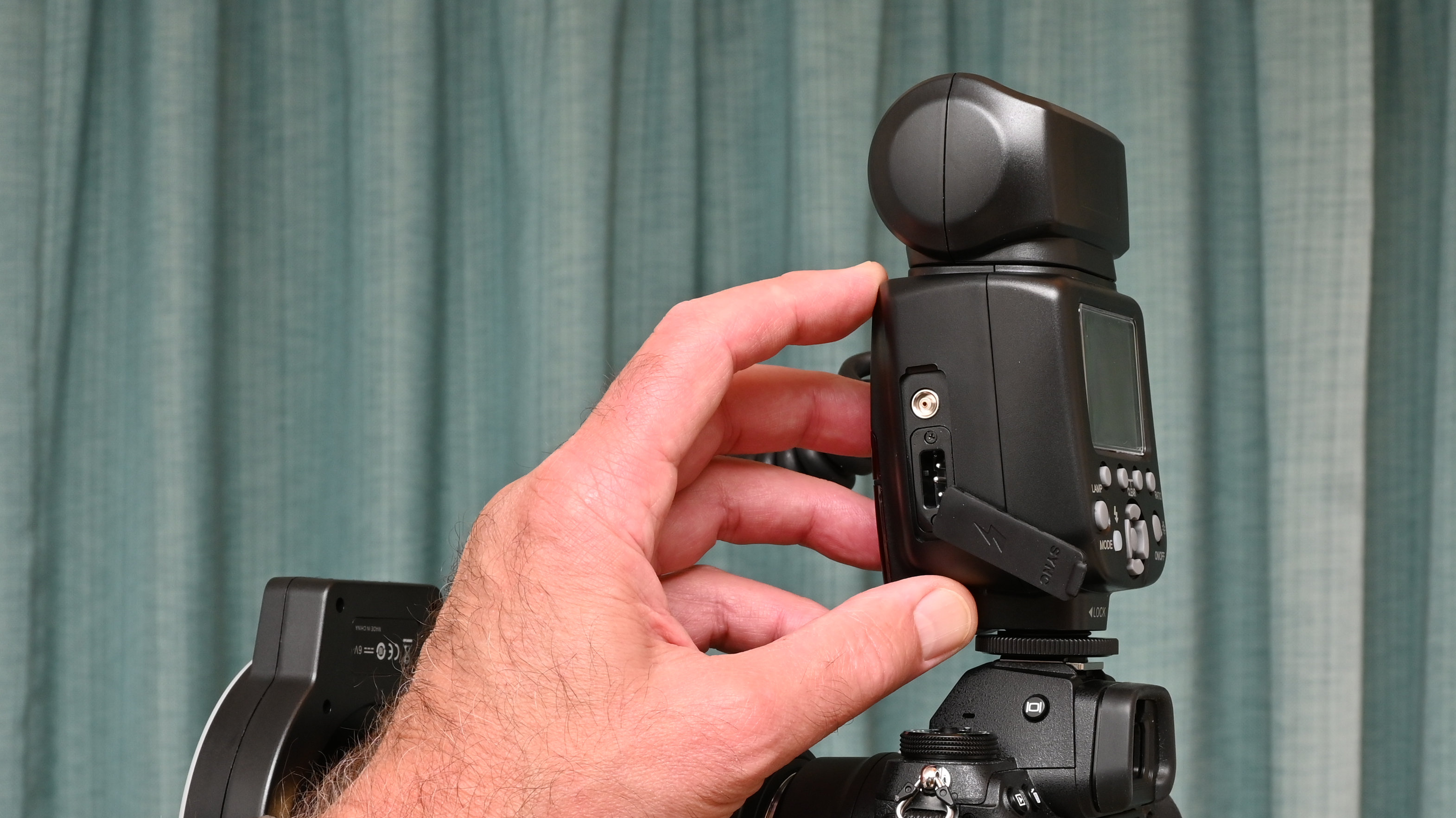 K&amp;amp;F Concept KF-150 Macro Ring Flash product shot
