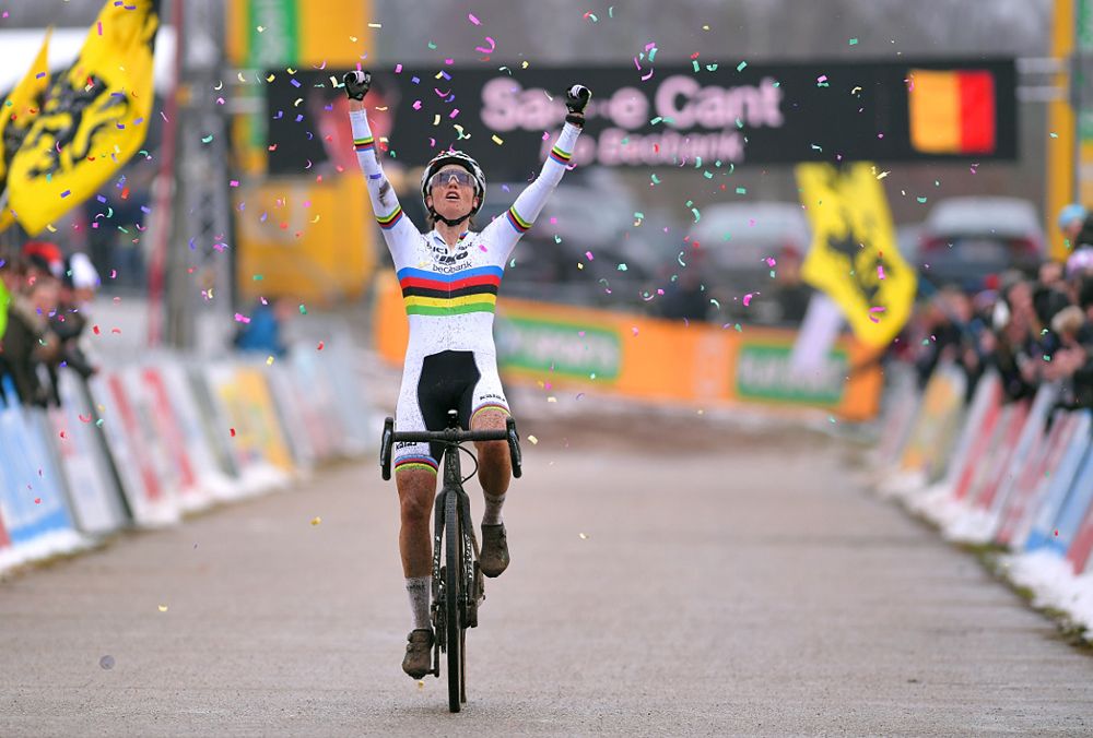 Sanne Cant wins Superprestige Zonhoven
