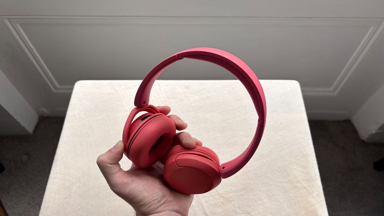 Sony WH-CH530 in hand