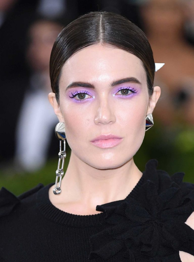 Mismatched earring trend