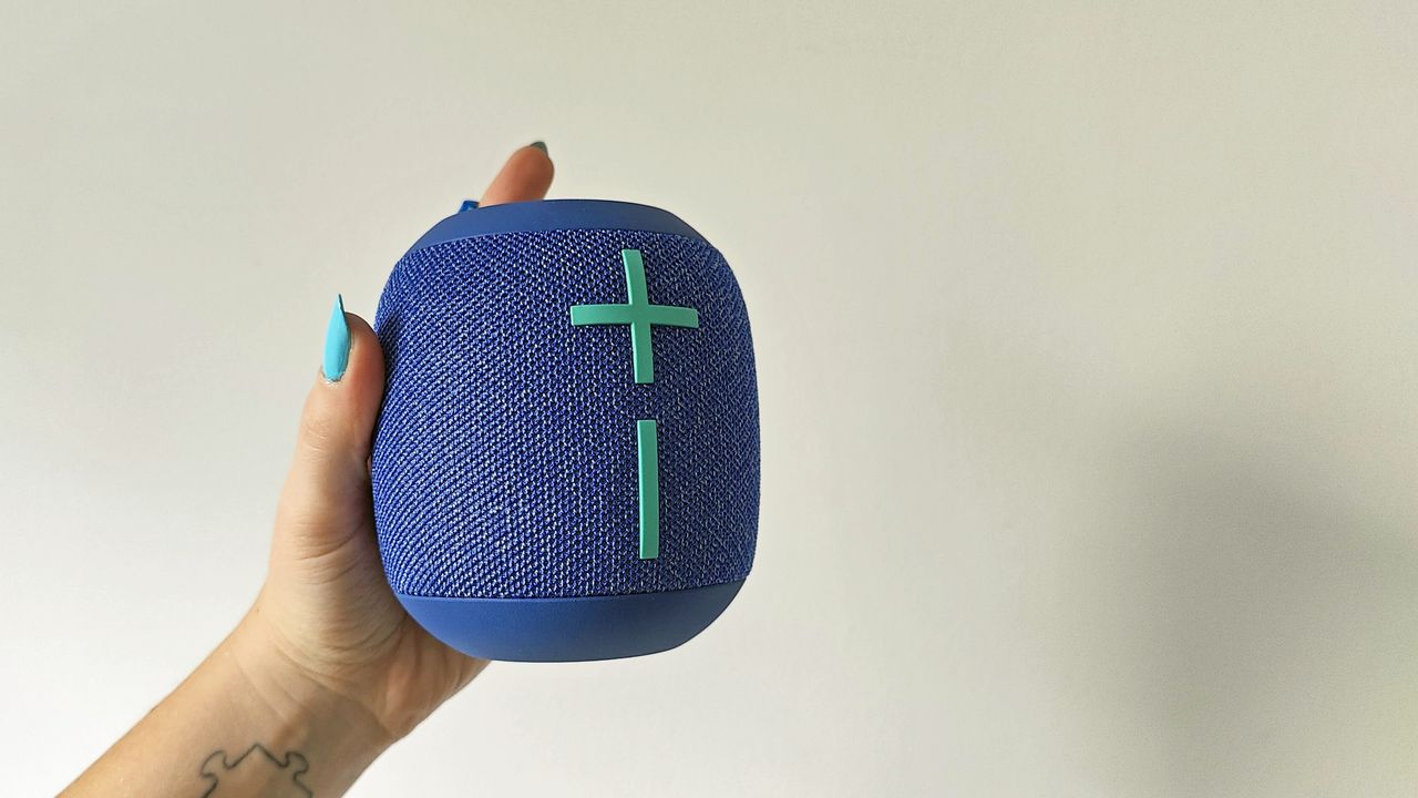 Ultimate Ears Wonderboom 2 review: holding a speaker up against a wall