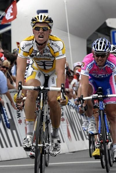 Bernard Eisel crosses the finish line in Davos.