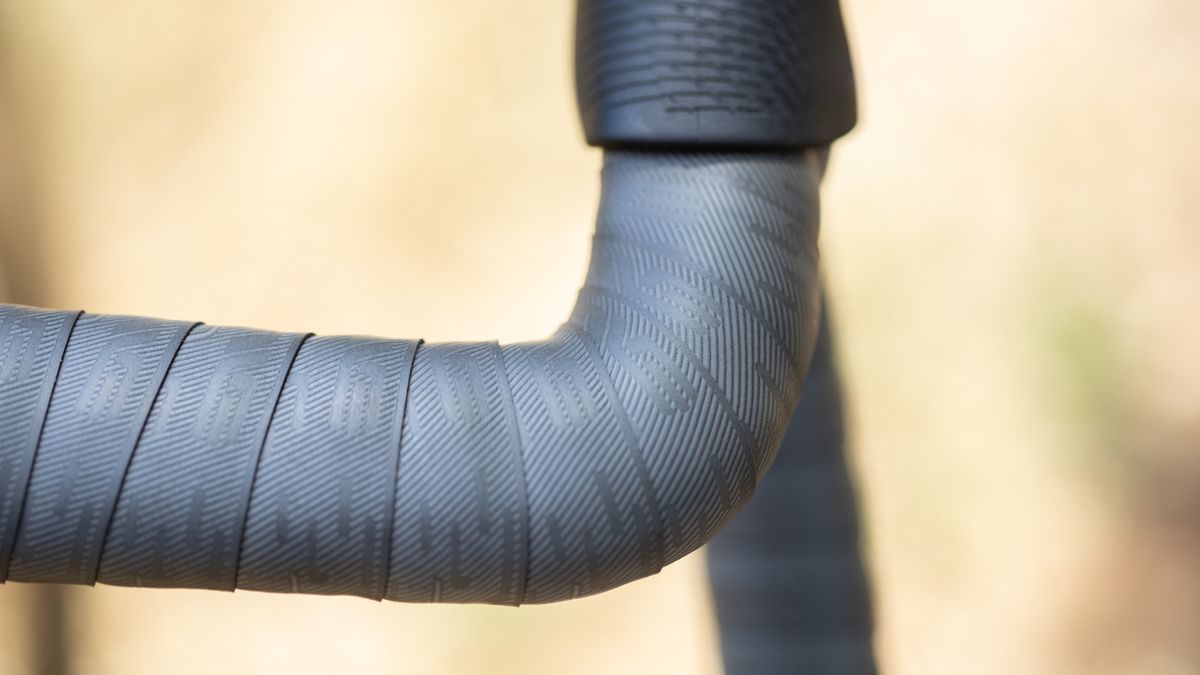 Enve Melee tight bend of handlebar behind controls