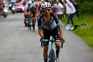 Simon Yates on the attack on stage 19 of the Giro d'Italia 2021