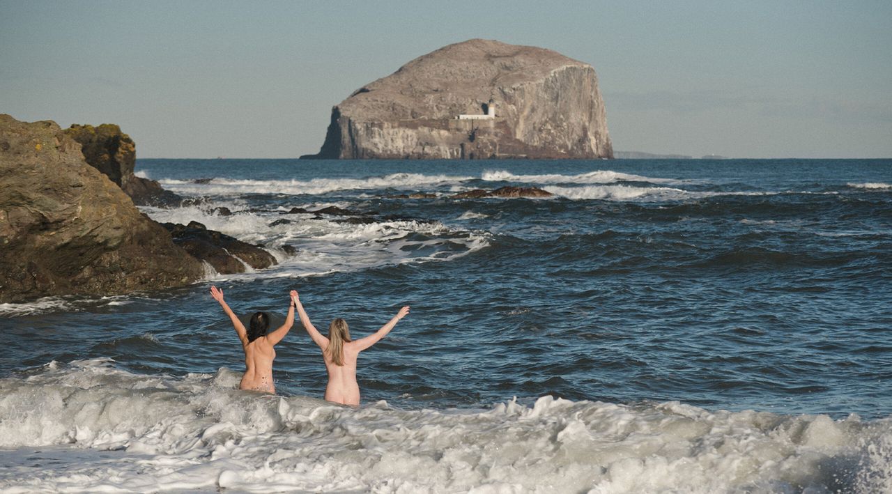 Wellness cold water swimming