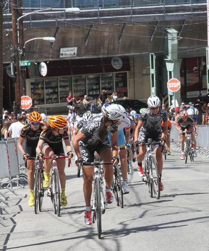 Carmen &ldquo;Bigger&rdquo; Small (Specialized-Lululemon) does a textbook set up for teammate Stevens at the bottom of the Wall