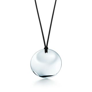 Elsa Peretti x Tiffany 
Co., Round Pendant Necklace