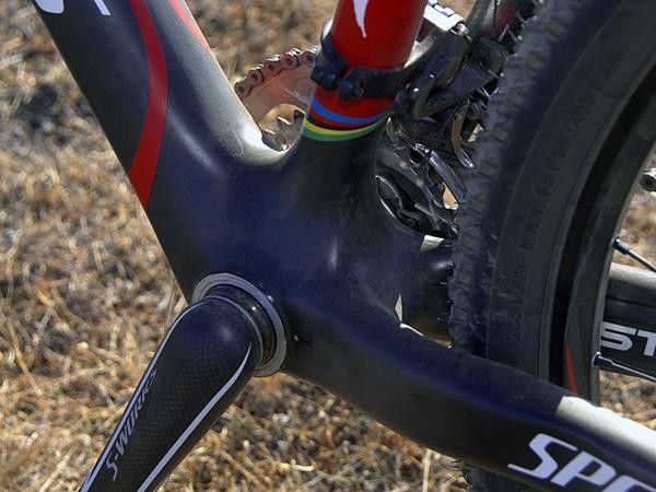 Specialized beefed up the bottom bracket area to help maintain last year's snappy drivetrain response but the new frame is supposedly markedly more comfortable.