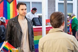 Freddie Roscoe reveals to Ste Hay what he's plotting in Hollyoaks. 