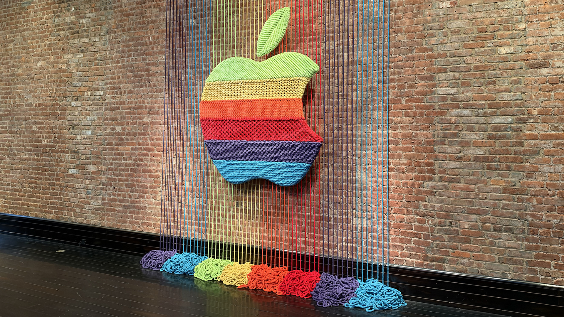 close ups of the apple homeview