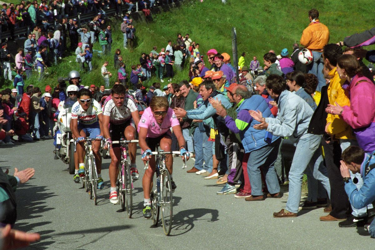 Berzin makes up ground in the chase as the climb bites