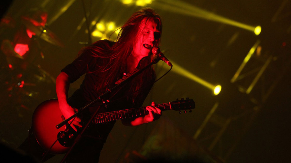 Carcass legend Bill Steer talks first guitar, slowing down and keeping ...